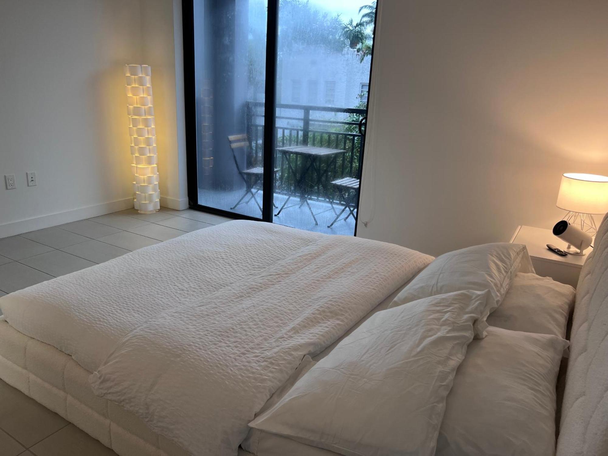 Master Bed Room In Calle Ocho Miami Zewnętrze zdjęcie