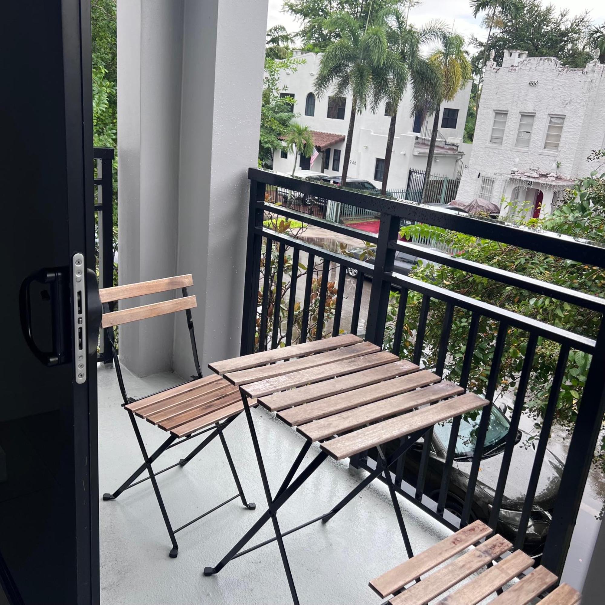 Master Bed Room In Calle Ocho Miami Zewnętrze zdjęcie